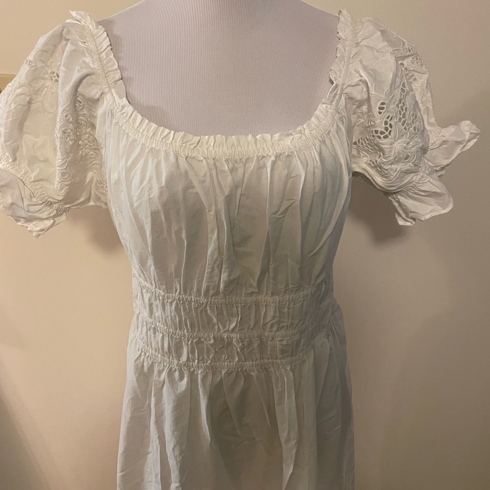 Elegant H&M White off the shoulder Dress NWT - Picture 2 of 6